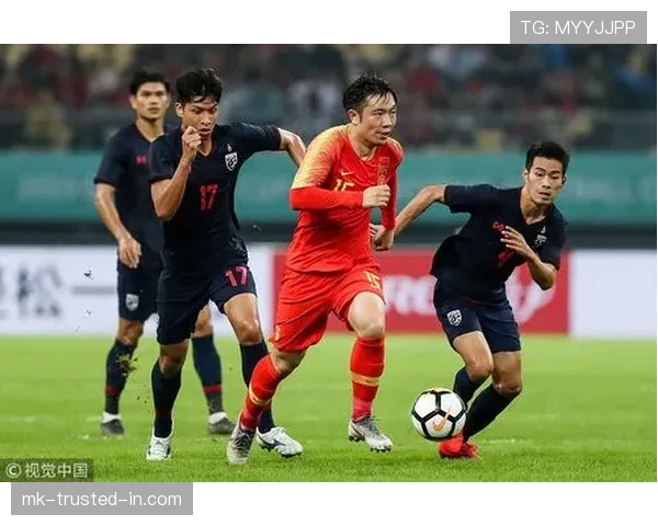 广州足球俱乐部近三轮连败失8球,后防漏洞成为当前阶段主要问题 广州足球俱乐部近三轮连败失8球,后防漏洞成为当前阶段主要问题